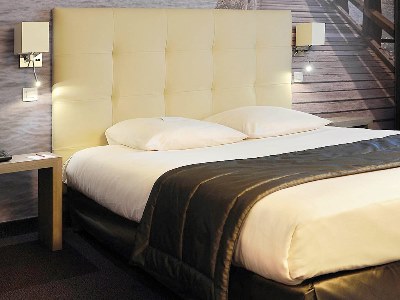 bedroom - hotel mercure caen cote de nacre - caen, france