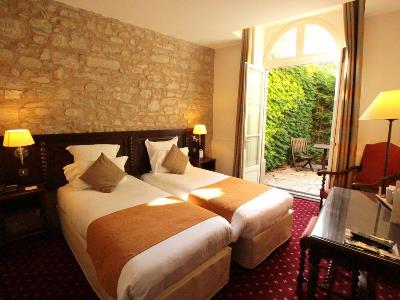 bedroom 2 - hotel le donjon-coeur de la cite medievale (g) - carcassonne, france