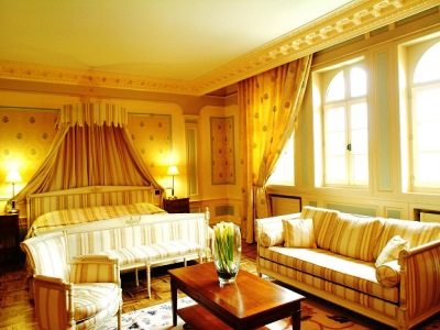 bedroom 1 - hotel chateau de montvillargenne - chantilly, france