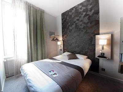 bedroom - hotel albert elisabeth gare sncf - clermont ferrand, france