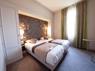 bedroom 2 - hotel albert elisabeth gare sncf - clermont ferrand, france