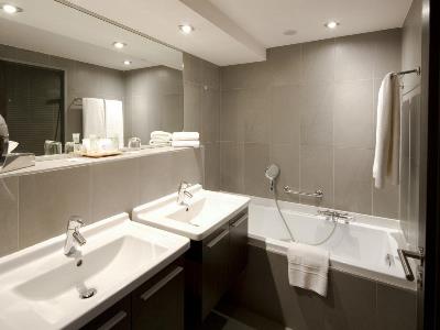 bathroom - hotel grand hotel bristol colmar - colmar, france