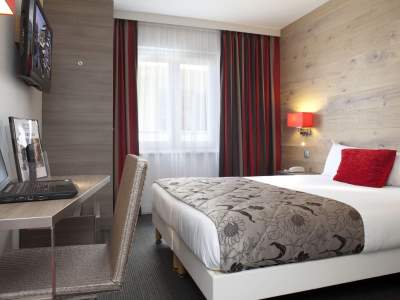 bedroom 1 - hotel turenne - colmar, france