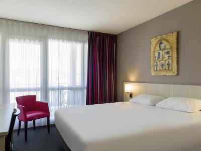 bedroom - hotel mercure thalassa port frejus - frejus, france