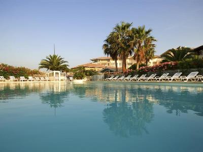outdoor pool - hotel mercure thalassa port frejus - frejus, france