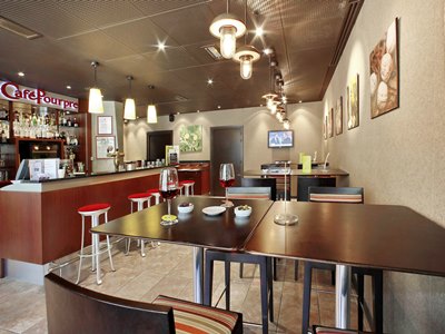 bar - hotel mercure grenoble centre alpotel - grenoble, france