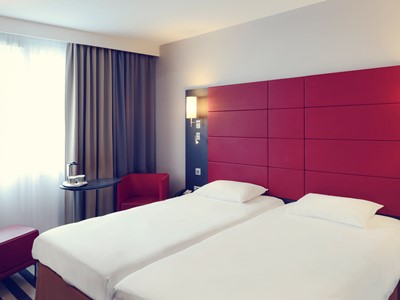 bedroom 1 - hotel mercure honfleur - honfleur, france