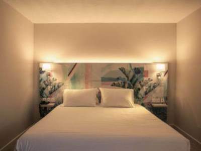 bedroom - hotel best western plus cote d'azur - hyeres, france