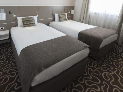 bedroom 1 - hotel mercure hyeres centre - hyeres, france