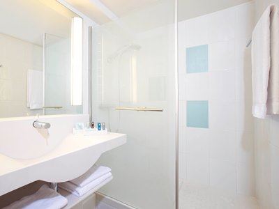 bathroom - hotel novotel lille centre grand place - lille, france