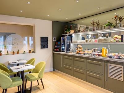 breakfast room - hotel la valiz - lille, france