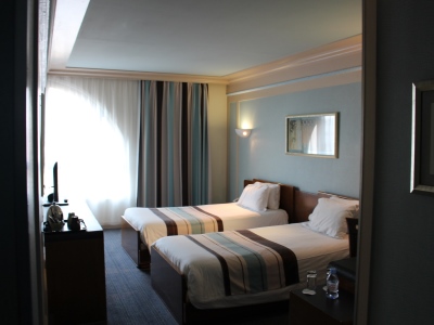 bedroom 6 - hotel art-deco euralille - lille, france