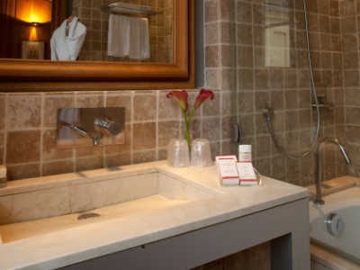 bathroom - hotel l'hermitage gantois,autograph collection - lille, france