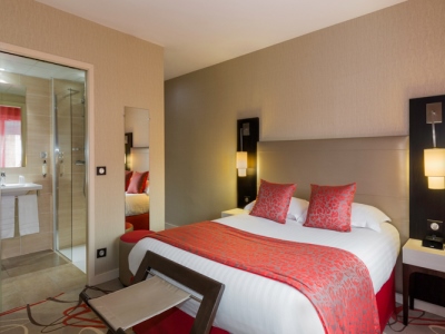 bedroom - hotel best western plus richelieu - limoges, france