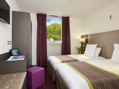 bedroom 4 - hotel astrid - lourdes, france