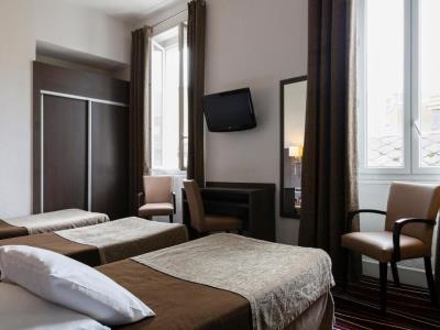 bedroom 1 - hotel astoria vatican - lourdes, france