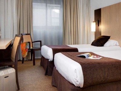 bedroom 1 - hotel eliseo - lourdes, france