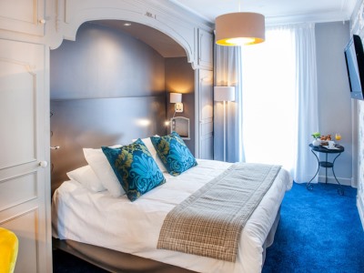 bedroom - hotel grand hotel gallia and londres - lourdes, france