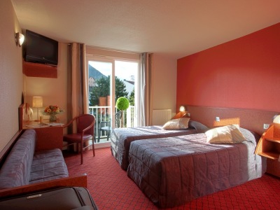 bedroom 3 - hotel la solitude - lourdes, france