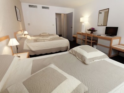 bedroom 2 - hotel paradis - lourdes, france