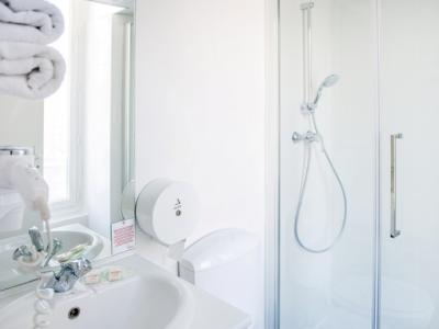 bathroom - hotel continental - lourdes, france
