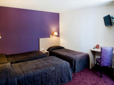 bedroom 6 - hotel continental - lourdes, france