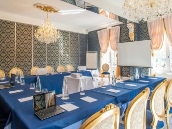 conference room - hotel chateau de beauvois - luynes, france