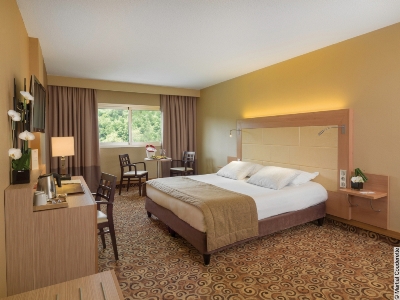 bedroom - hotel lyon metropole - lyon, france