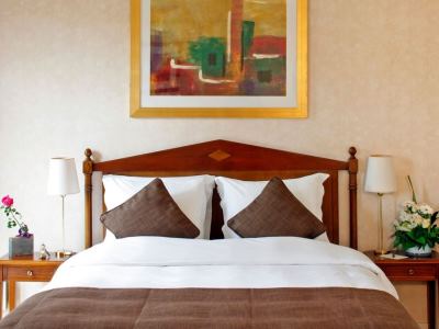 bedroom - hotel warwick reine astrid - lyon, france