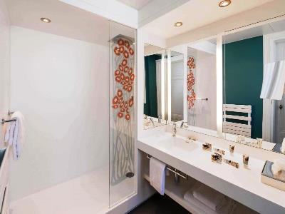 bathroom - hotel mercure lyon centre chateau perrache - lyon, france
