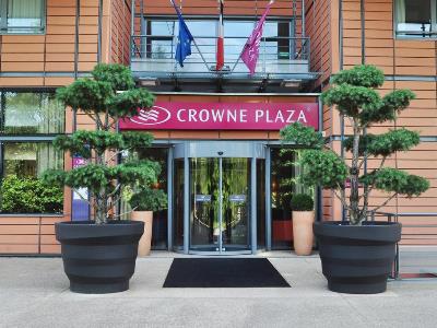 exterior view 1 - hotel crowne plaza lyon - cite internationale - lyon, france