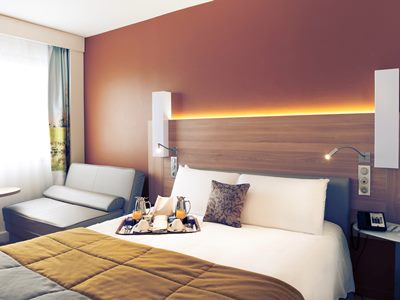 bedroom - hotel mercure macon bord de saone - macon, france