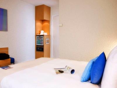 bedroom - hotel novotel macon nord - macon, france