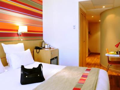 bedroom 4 - hotel best western hotel du mucem - marseille, france