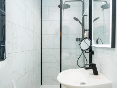 bathroom - hotel best western metz centre gare - metz, france