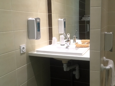 bathroom - hotel beauvoir - mont st michel, france