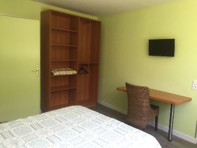 bedroom 1 - hotel beauvoir - mont st michel, france