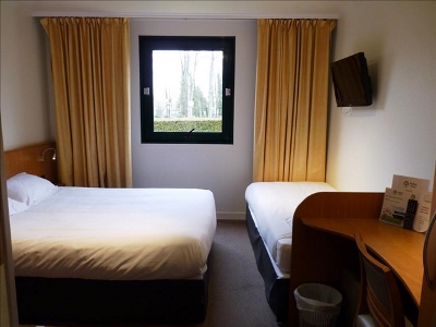 bedroom 3 - hotel vert - mont st michel, france
