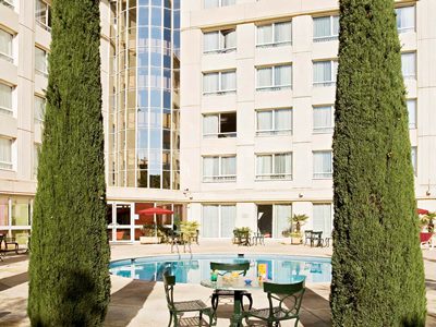 outdoor pool - hotel novotel suites montpellier - montpellier, france
