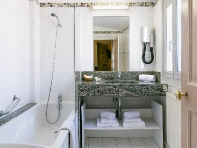 bathroom - hotel best western le guilhem - montpellier, france