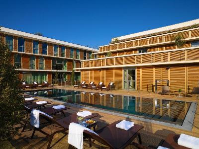 outdoor pool 1 - hotel courtyard by marriott - montpellier, france