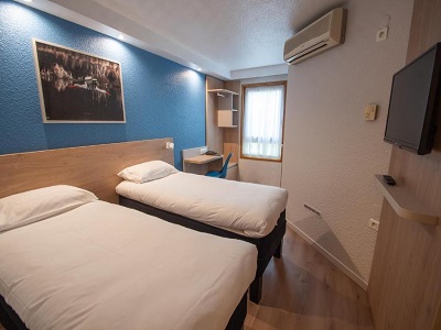 bedroom 1 - hotel brit hotel confort mulhouse centre - mulhouse, france