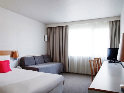 bedroom 1 - hotel novotel mulhouse bale fribourg - mulhouse, france