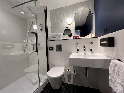 bathroom - hotel best western plus crystal, hotel and spa - nancy, france