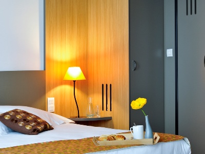 bedroom 1 - hotel aparthotel adagio nantes centre - nantes, france
