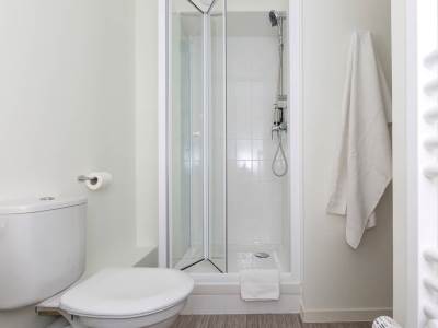 bathroom - hotel residence odalys nantes cite des congres - nantes, france