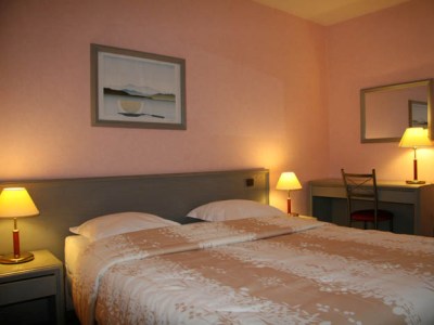 bedroom - hotel amiral nantes - nantes, france