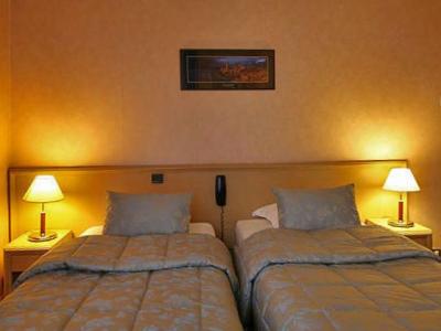 bedroom 1 - hotel amiral nantes - nantes, france