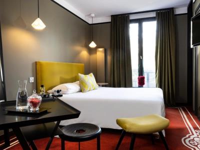 bedroom 1 - hotel l'hotel - nantes, france
