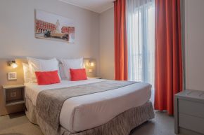 standard bedroom - hotel de la fontaine - nice, france